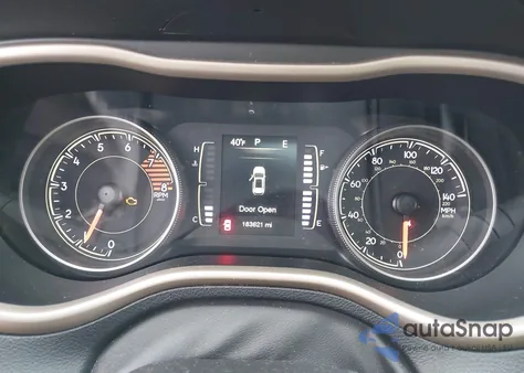 2017 Jeep Cherokee 75Th Anniversary Edition 4X4 z USA, uszkodzony, nr VIN 1C4PJMCS2HW525604